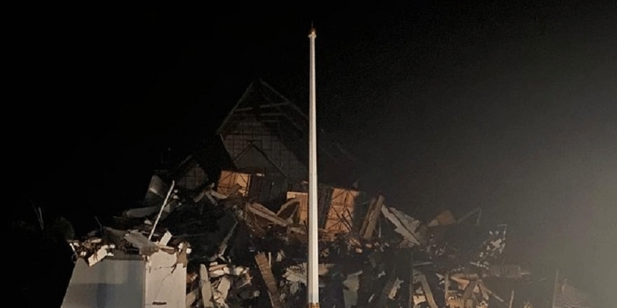 Endonezya’da uçak kazasından sonra bir de deprem
