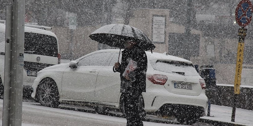 İstanbul’un yüksek kesimlerinde kar yağışı etkili oldu