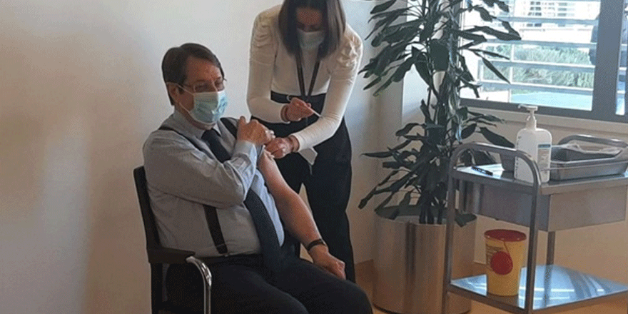 Anastasiadis ikinci doz aşıyı oldu