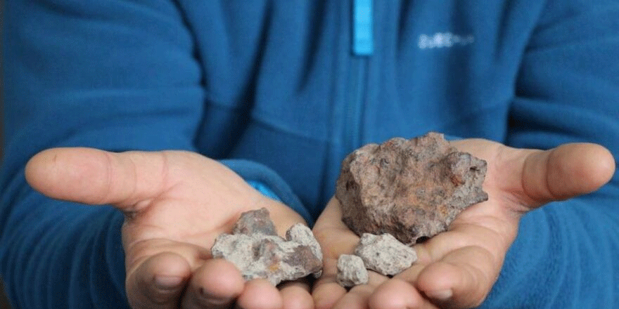 Bağda kaybettiği çapayı ararken göktaşı buldu