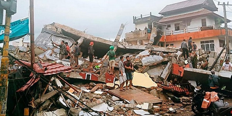 Endonezya'daki depremde ölenlerin sayısı 89'a yükseldi