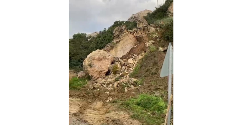 Mehmetçik - Çayırova anayolu trafik akışına kapatıldı