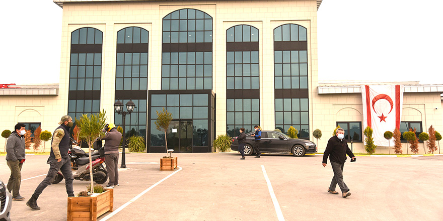 Pandemi Hastanesi'nde hastalarının tedavilerine başlandı