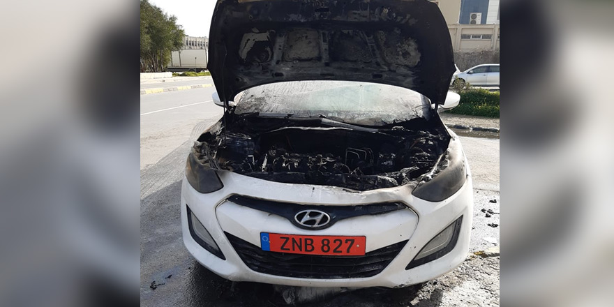 Seyir halindeki kiralık araç alev aldı