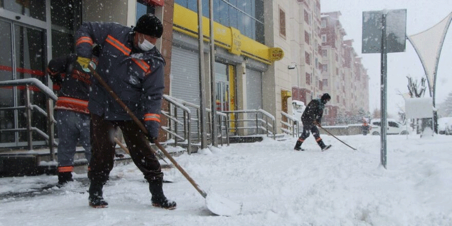 Ankara’da kar yağışı etkili olmaya başladı