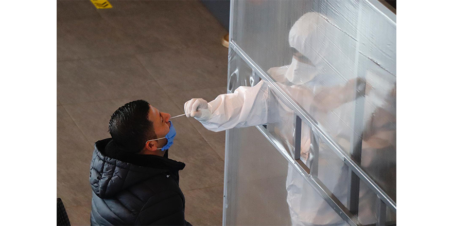 Mağusa'da 200 kişiye ücretsiz PCR testi yapıldı