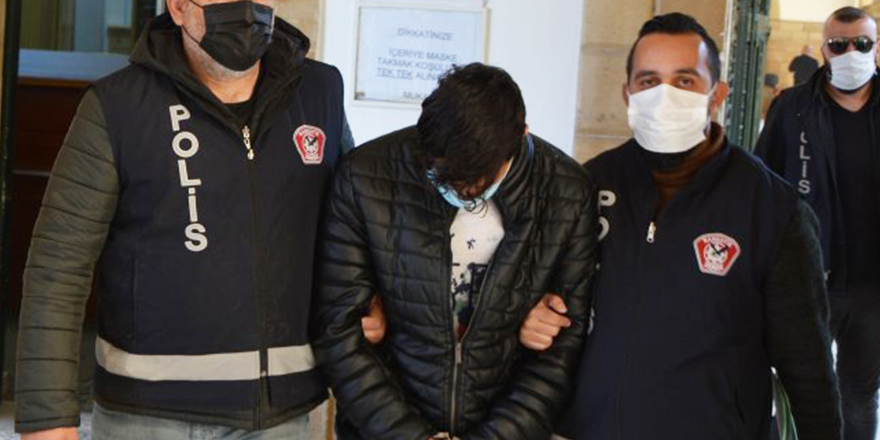 Uyuşturucuyu komşusunun balkonuna attı