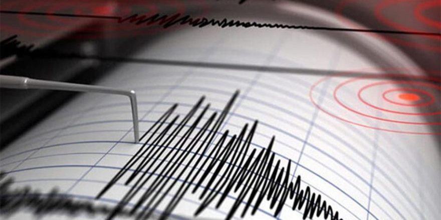 İzmir'de deprem oldu