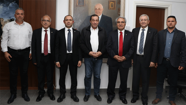 Denktaş, Türkiye ve K. T. İnşaat Mühendisleri Odalarını kabul etti