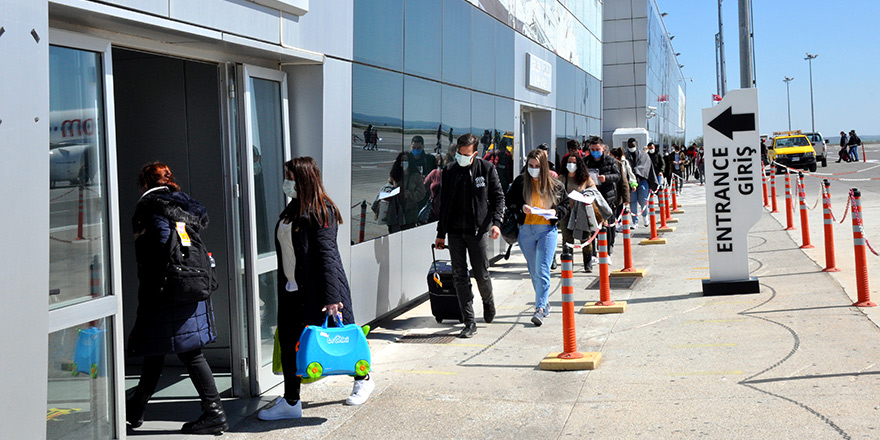 Türkiye'den gelenlere 72 saat içinde PCR test zorunluğu devam ediyor