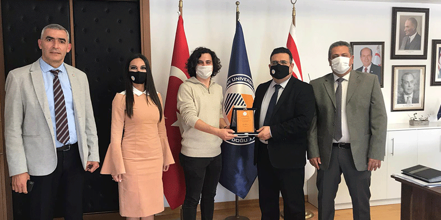 Samet Yıldız’a  Teşekkür plaketi