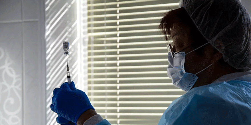 Sobyanin: Moskova'da yaklaşık 1 milyon kişi koronavirüs aşısı oldu