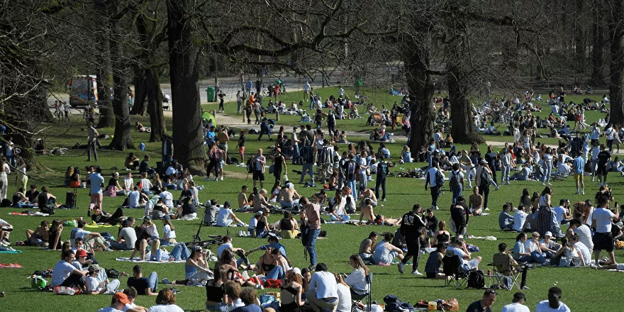 Belçika'da 20 bin kişilik parti organizasyonu polisi harekete geçirdi