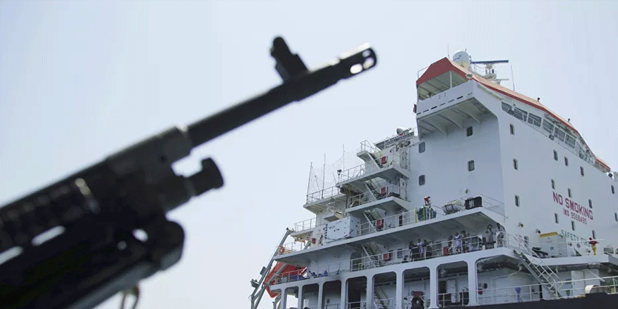 'Devrim Muhafızları üs gemisine İsrail saldırısı' iddiası