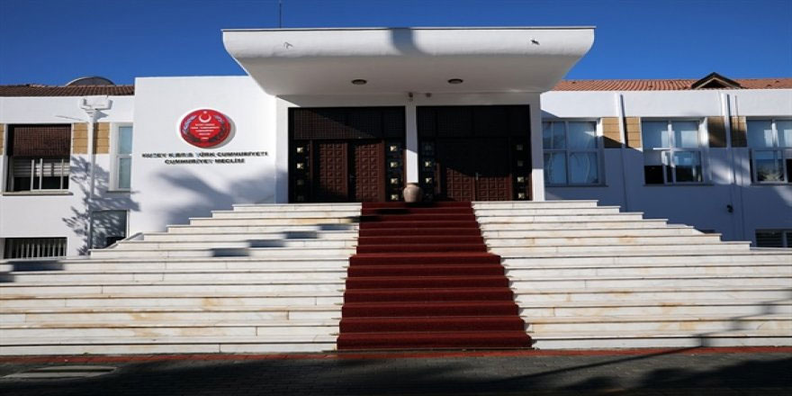 Meclis grev nedeniyle açılamadı