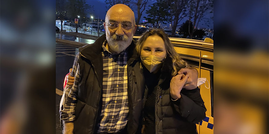 Ahmet Altan, 4 yıl 6 ay sonra tahliye edildi