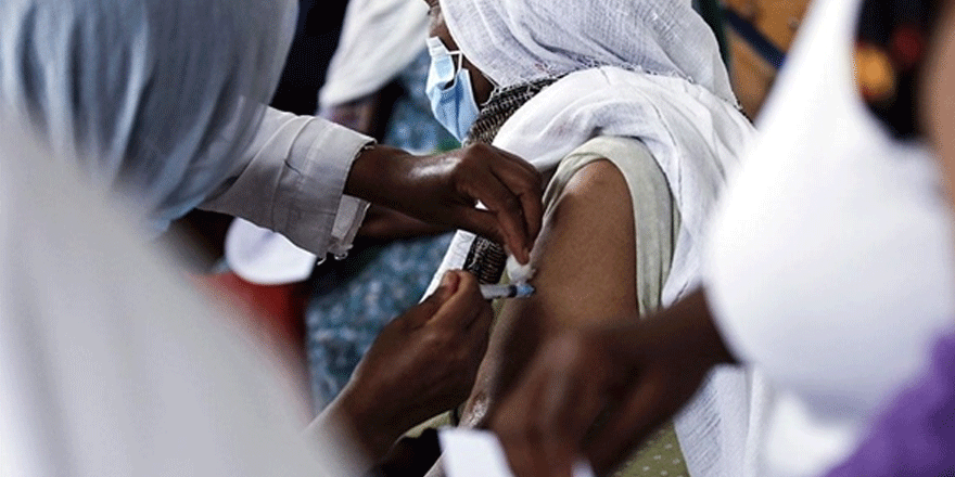 Dünya genelinde 825 milyon dozdan fazla kovid-19 aşısı yapıldı