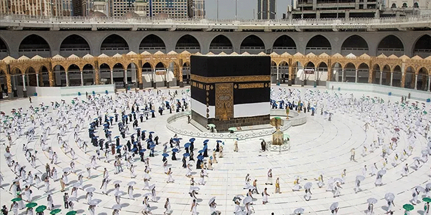 Mescid-i Haram'da kadın askerler ilk kez görev aldı