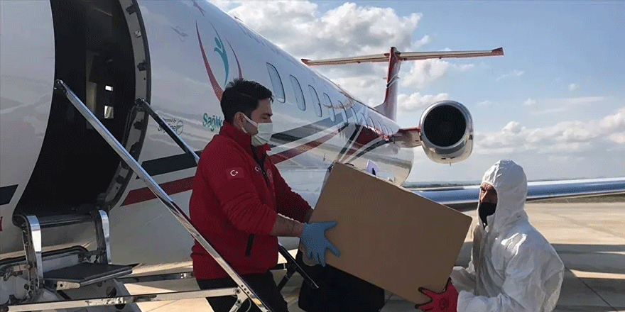 Türkiye'den Kuzey Kıbrıs'a 100 bin doz Kovid-19 aşısı hibe edildi