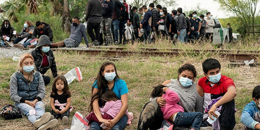 ABD'ye gitmek için yola çıkan 2 bin göçmen Meksika'da kayboldu
