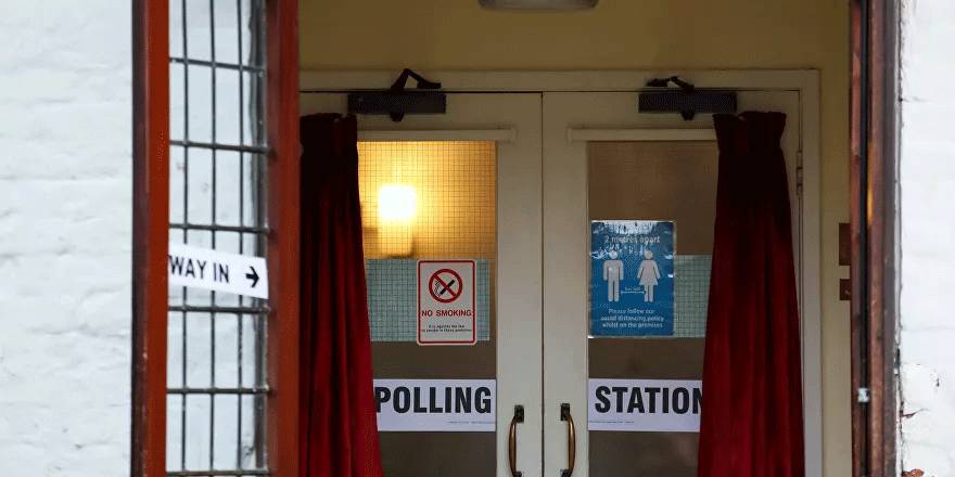 İngiltere yerel seçimler için sandık başında