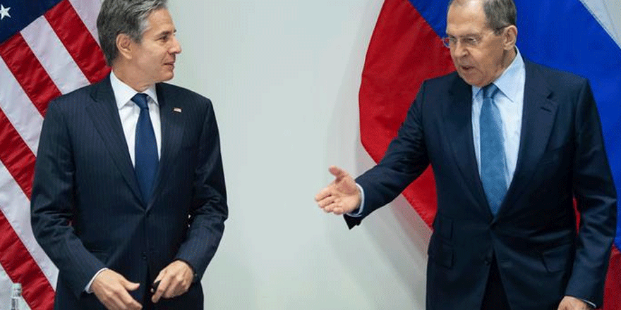 Blinken ile Lavrov İzlanda'da yüz yüze görüştü