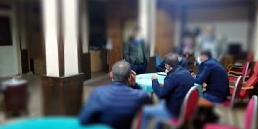 Kahvehanede toplandılar