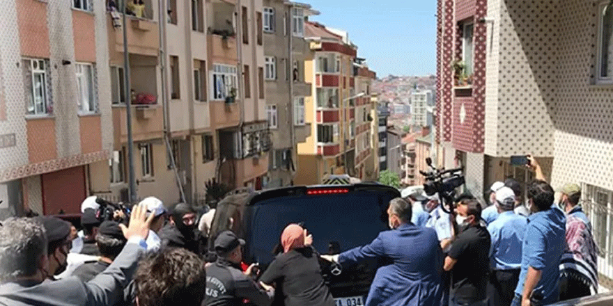İBB Başkanı İmamoğlu'na protestoda arbede çıktı