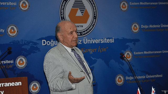 Osman Şahin DAÜ’de öğrencilerle bir araya geldi