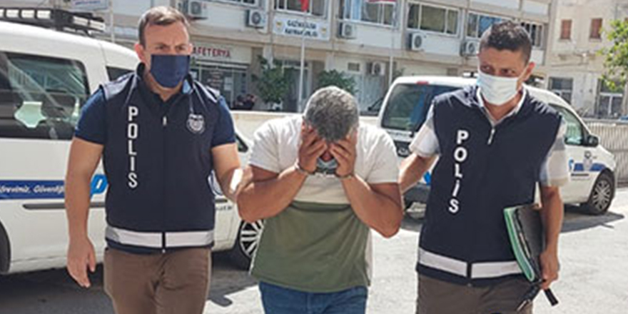 Kızını kemerle dövdü!