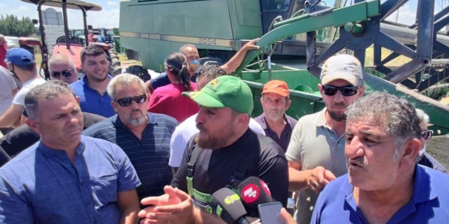 40 Araç Lefkoşa'nın girişinde bekliyor!