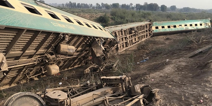 Pakistan'da tren kazası