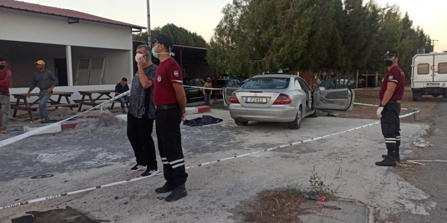 Araç içerisinde bir erkek cesedi bulundu