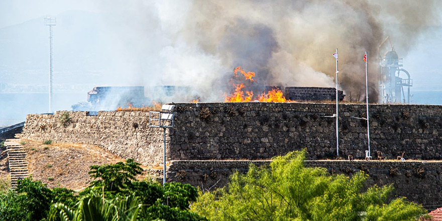 Mağusa Surları üzerinde yangın çıktı