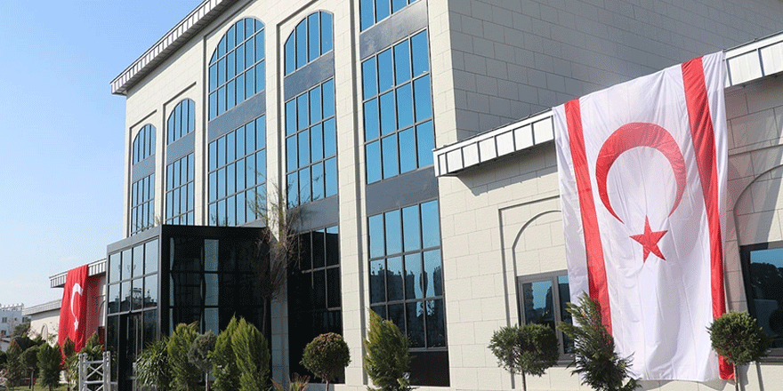 Covid-19 tedavisi gören kadın yoğun bakıma alındı