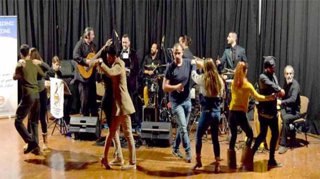 Latin tutkusu dansı ateşledi