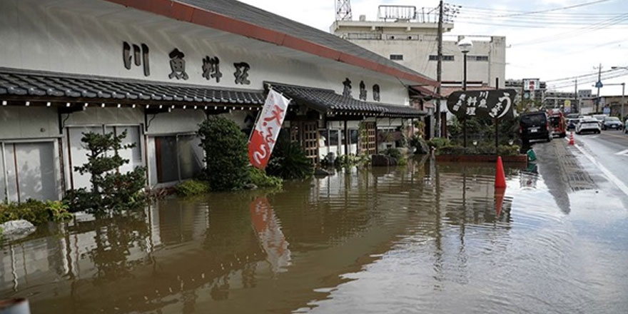 Japonya'da şiddetli yağışlar 6 kişinin ölümüne neden oldu