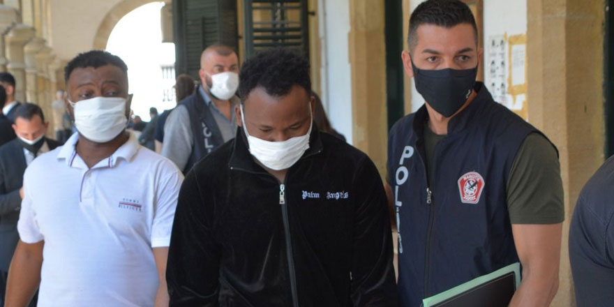 Kargolu uyuşturucu zanlıları Cezaevi'ne gönderildi