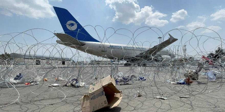 Kabil havalimanı için Katar'dan bir ekip Afganistan'a gitti