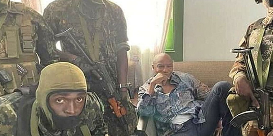 Gine'de askeri darbe!