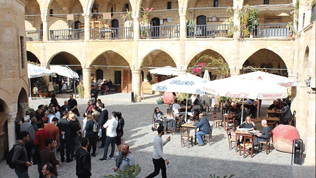 Büyük Han ve Arasta’da Kış güneşi keyfi