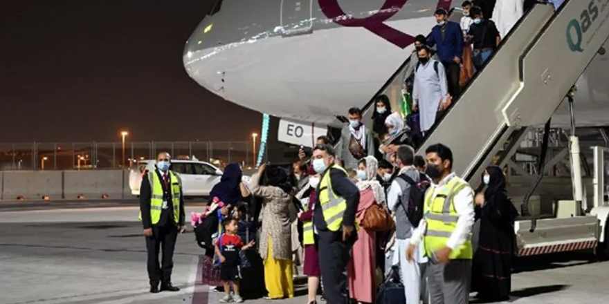 Kabil’den yurt dışına ilk sivil uçuş: 113 yolcu Doha’ya indi