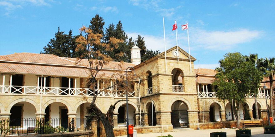 Aşı olmayan ve PCR yaptırmayan mahkeme personeli izne çıkarılacak