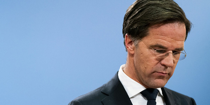 Hollanda Başbakanı Rutte, şiddete başvuran tedbir karşıtlarına 'aptallar' dedi