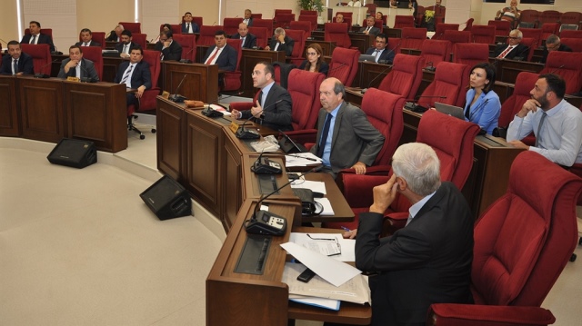 Meclis genel kurulu toplantılarına 15 gün ara verme kararı aldı