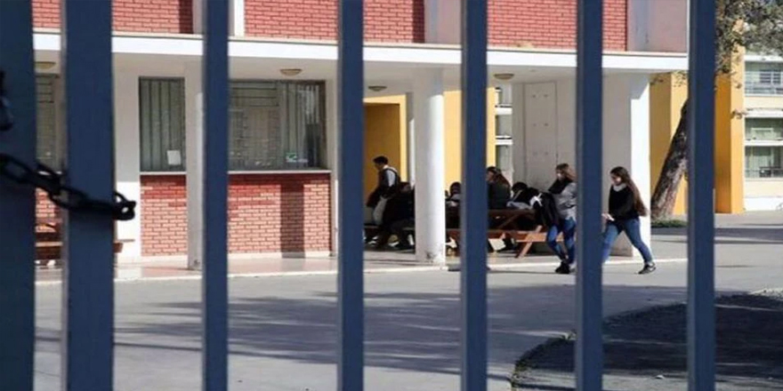 Okullarda son durum: 341 öğrenci, 44 öğretmen koronavirüs pozitif