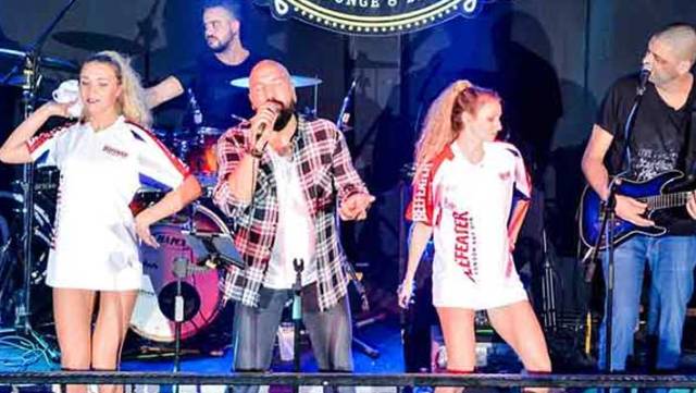 Evan’lı gecede konukları “Cin” çarptı