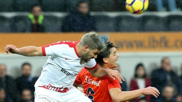 Zirve yeniden Başakşehir'in: 4-1