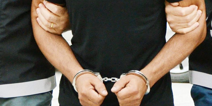 İthali yasak gümrüksüz mal bulunduran iki kişi tutuklandı