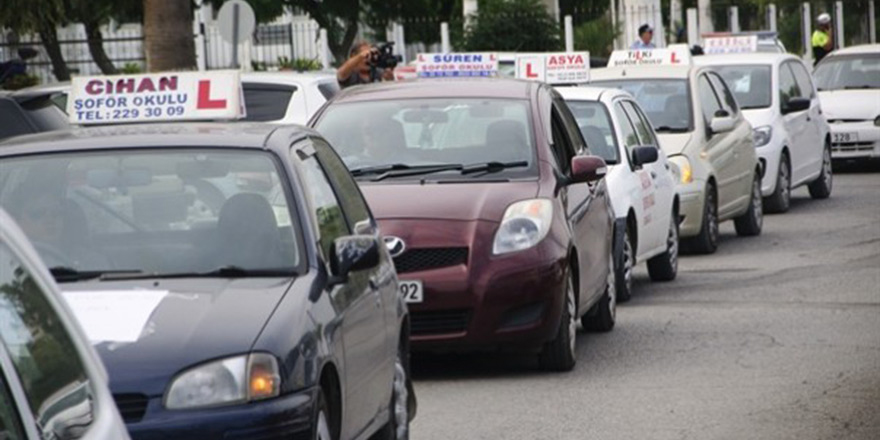 4 bin kişi ehliyet sınavı bekliyor!